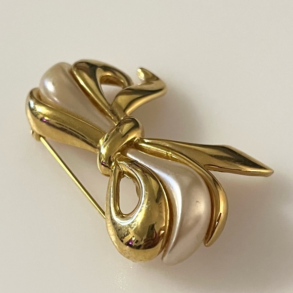 Vintage Napier Gold Tone Bow Brooch - Picture 3 of 14